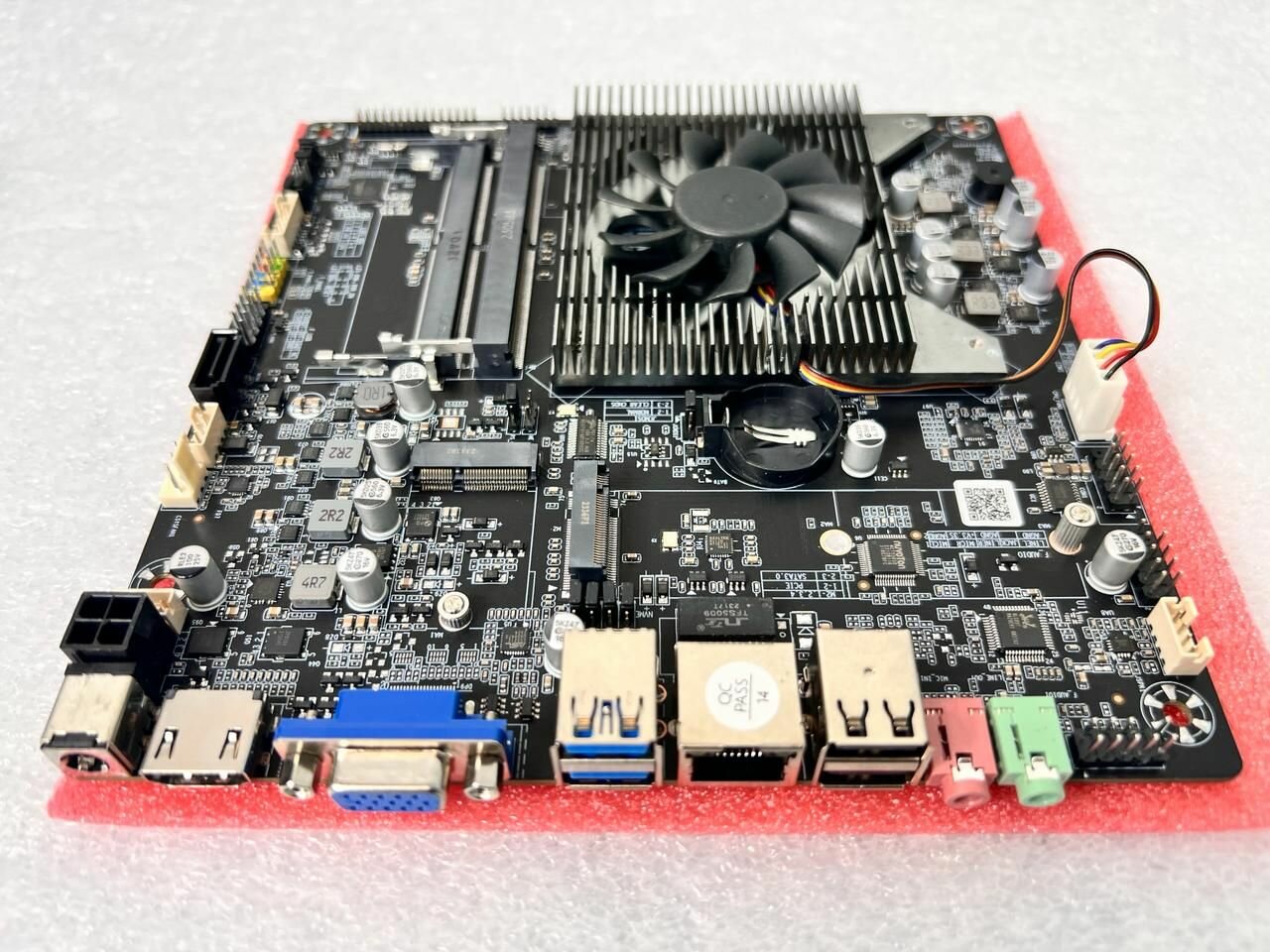 Материнская плата MINI ITX Intel N5095 (11 поколение) 4 ядра 2хDDR 4 12V (питание)