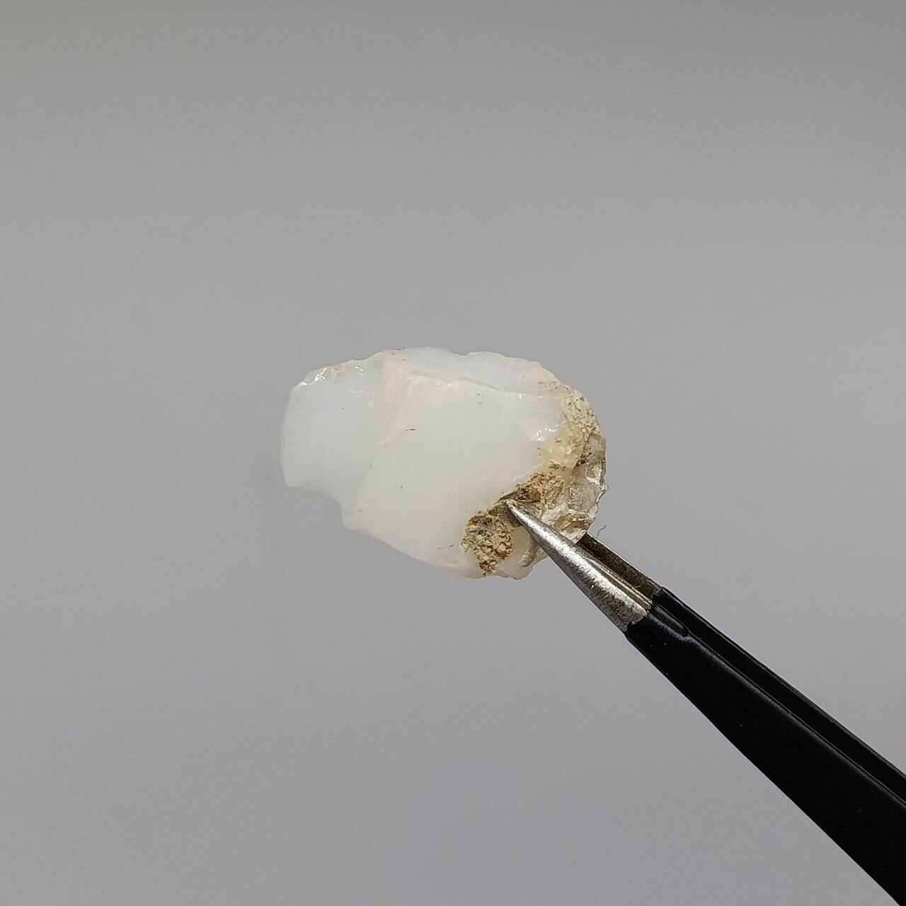 Опал редкий, белый благородный 20 мм — фото 1