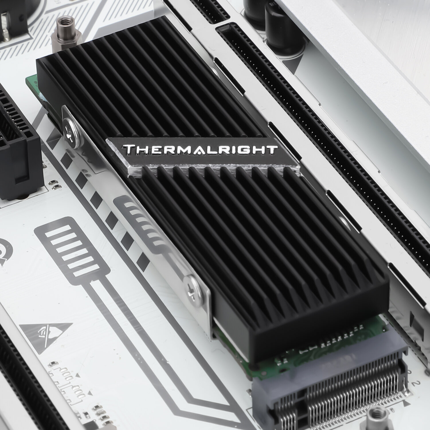 Пассивный радиатор охлаждения THERMALRIGHT для SSD M2 черный