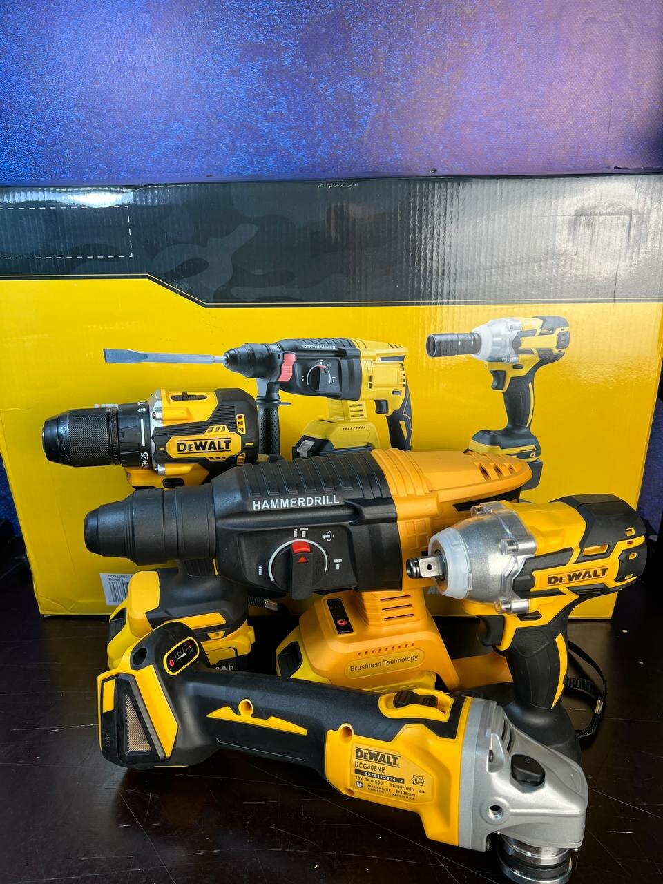 фото Набор инструментов 4 в 1, 18 В, УШМ, Гайковерт, Перфоратор, Дрель-шуруповерт