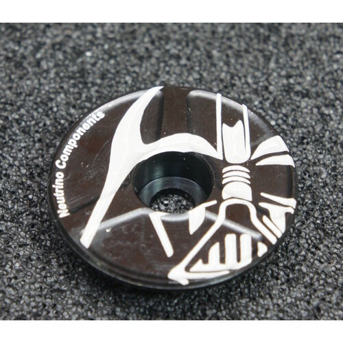 Крышка якоря Neutrino Components Dart Wader черная 720₽