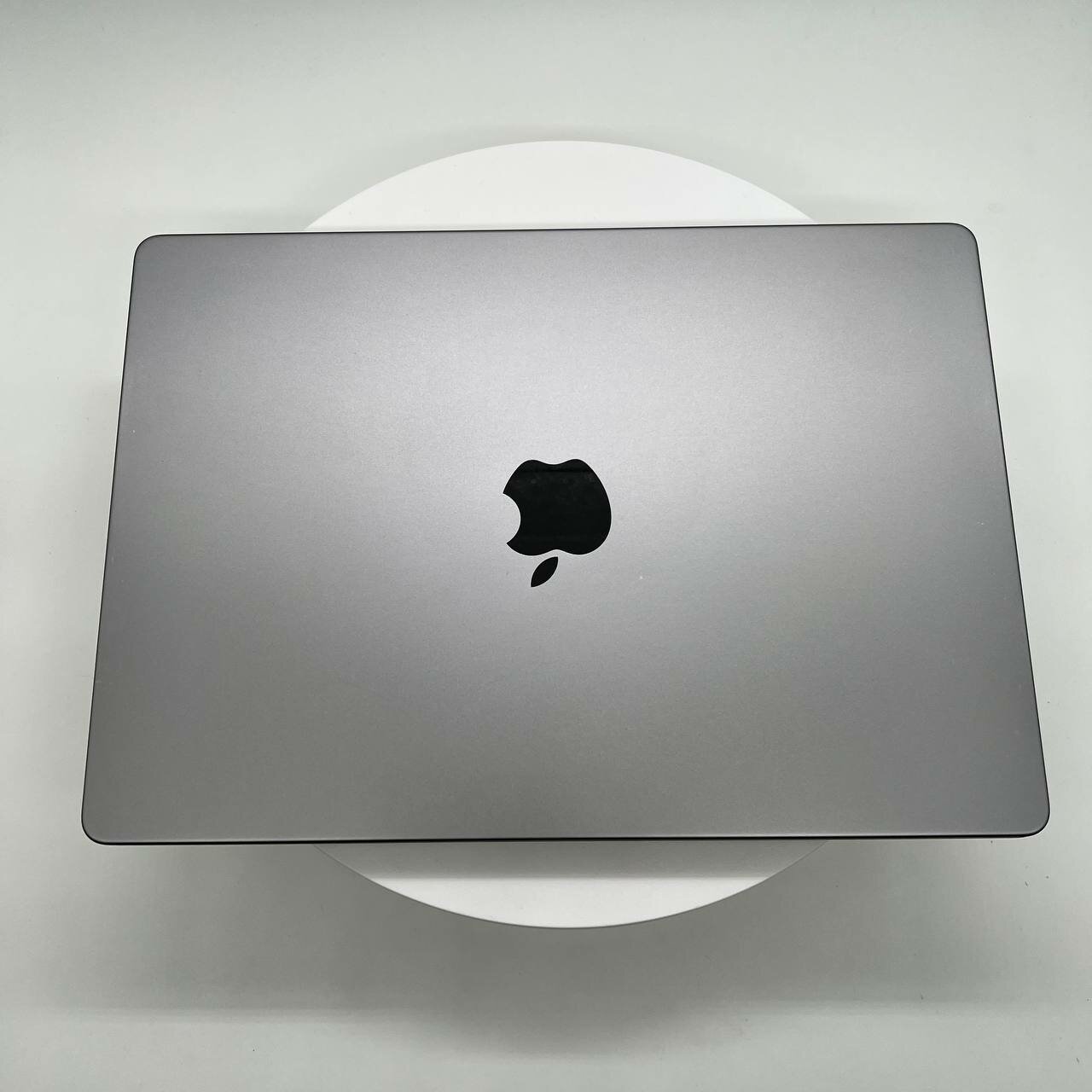 Ноутбук Apple Macbook Pro 14 2021, M1 Pro 3.2 ГГц, RAM 16 ГБ, SSD 512 ГБ, серый космос