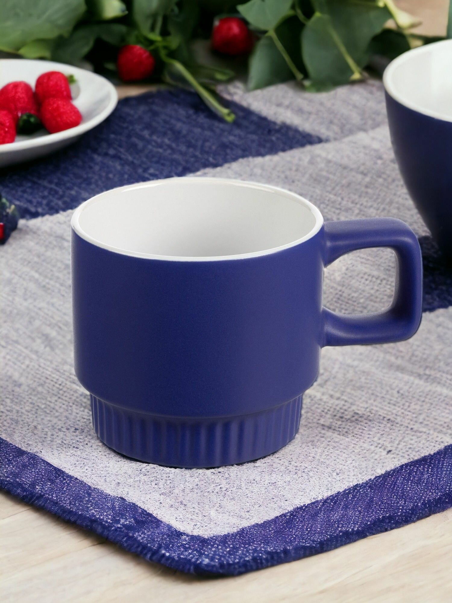 Кружка подарочная матовая керамическая чашка для чая кофе Forma Linea, 330 мл, синяя — фото 1