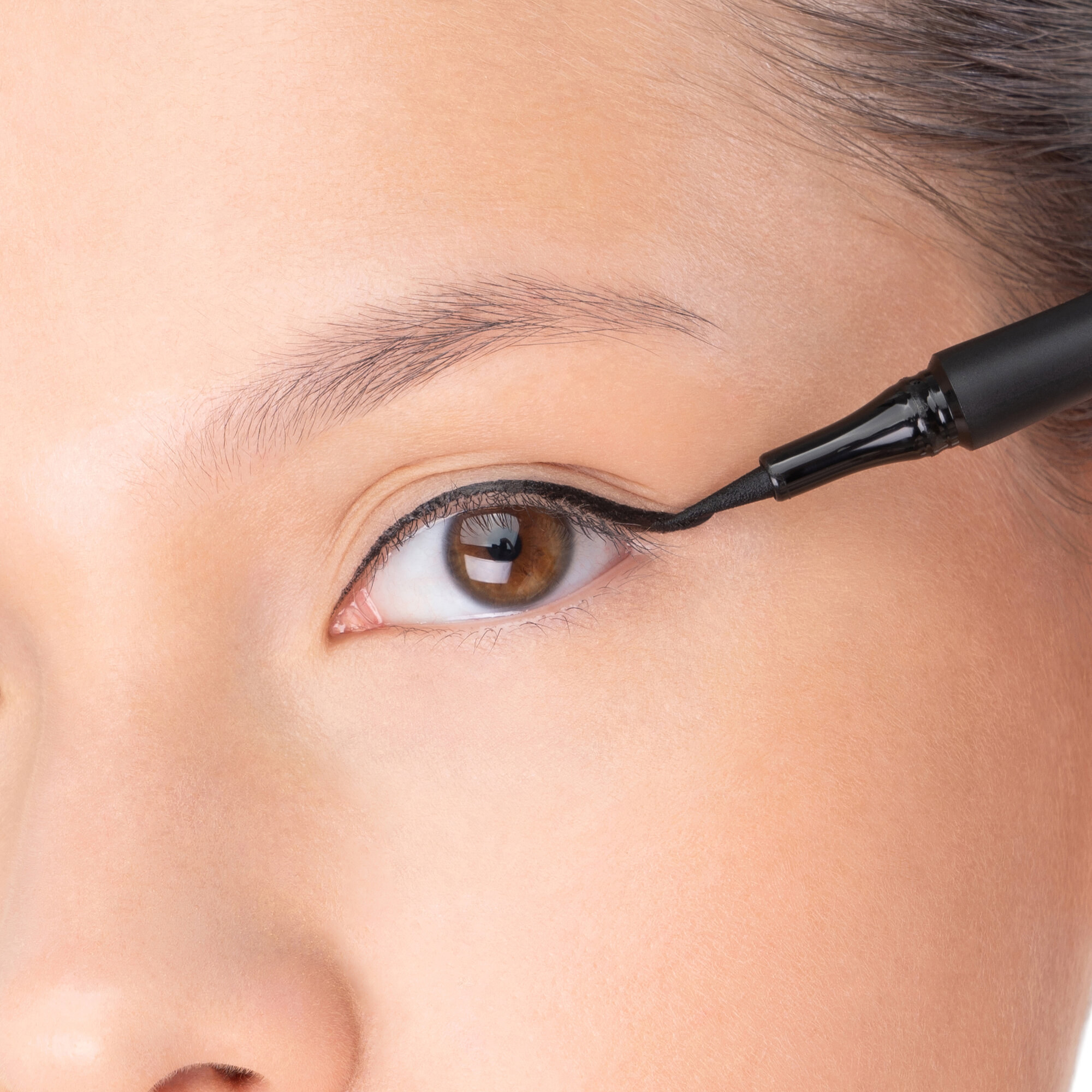 INFLUENCE BEAUTY Подводка для глаз LAZERLINE ультрачерная т01 1,3мл — фото 1