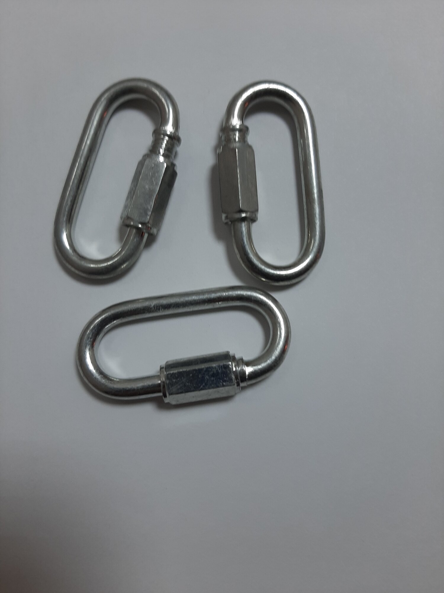 Карабин винтовой 5 мм в комплекте 3 штуки.