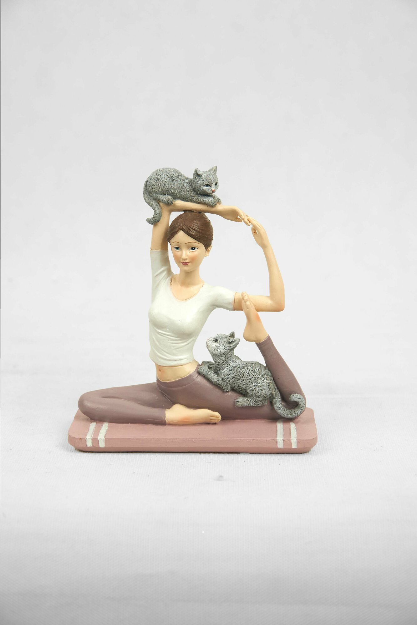 фото Декоративная фигурка Девушка с котятами 14х6х16 см Country Artists