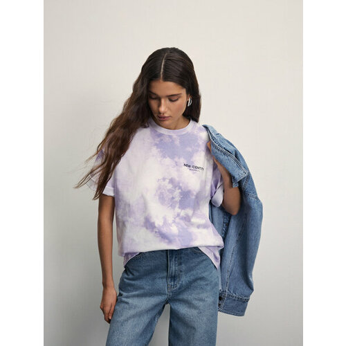 фото Футболка zarina, размер m (ru 46)/170, сиреневый принт
