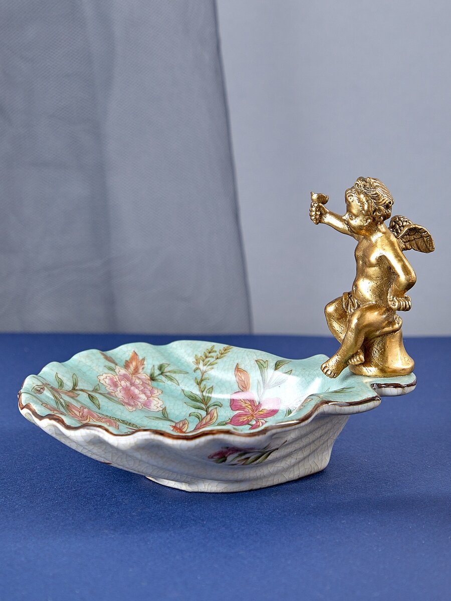 фото 31G2570/C562C/HLD1533 Блюдо декоративное с ангелом 16х14х12см, Glasar