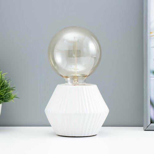 Настольная лампа 