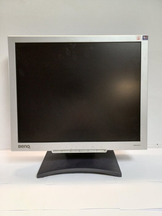 Монитор с дефектом ЖК 19' 5:4 BenQ FP91G+(Q9T4) черный-серебристый DVI-D VGA