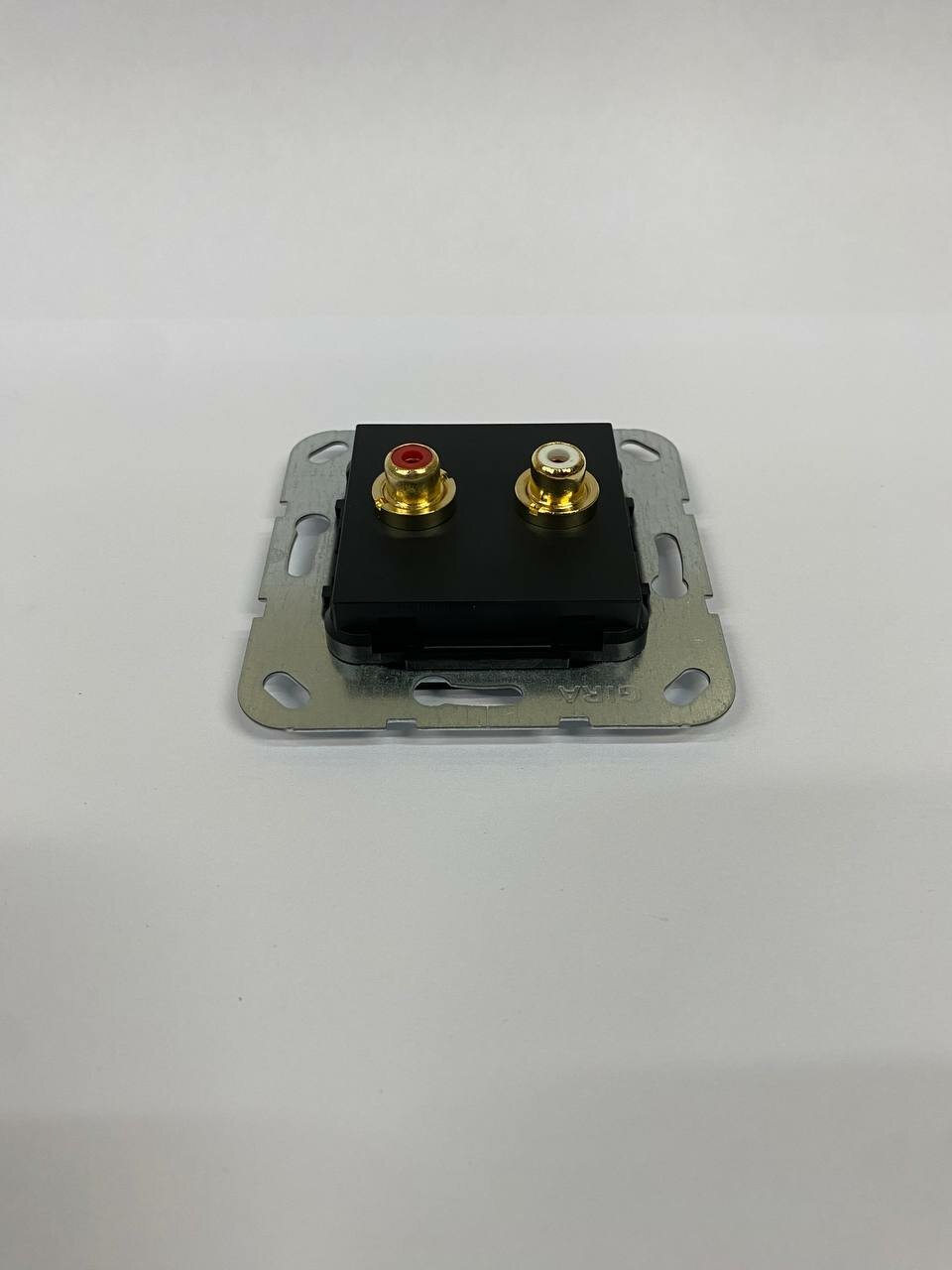 System55 563210 Розетка RCA (2хRCA, под рамку, скрытая установка, черная матовая) Gira - фото №4