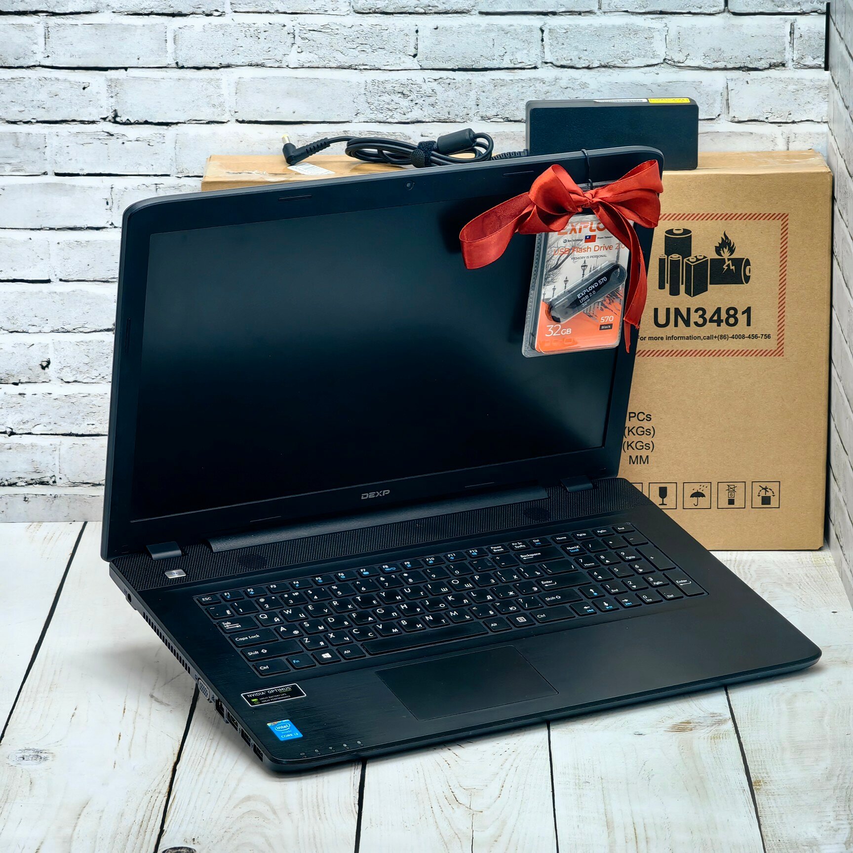 Игровой ноутбук DEXP PGT-1793-P - 17.3", Intel Core i3-5005U, 4Gb DDR3, 320Gb HDD, GeForce GT930M