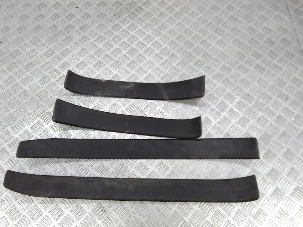 Накладка порога (внутренняя) Audi A4 B6 8E0853373 арт. 532175