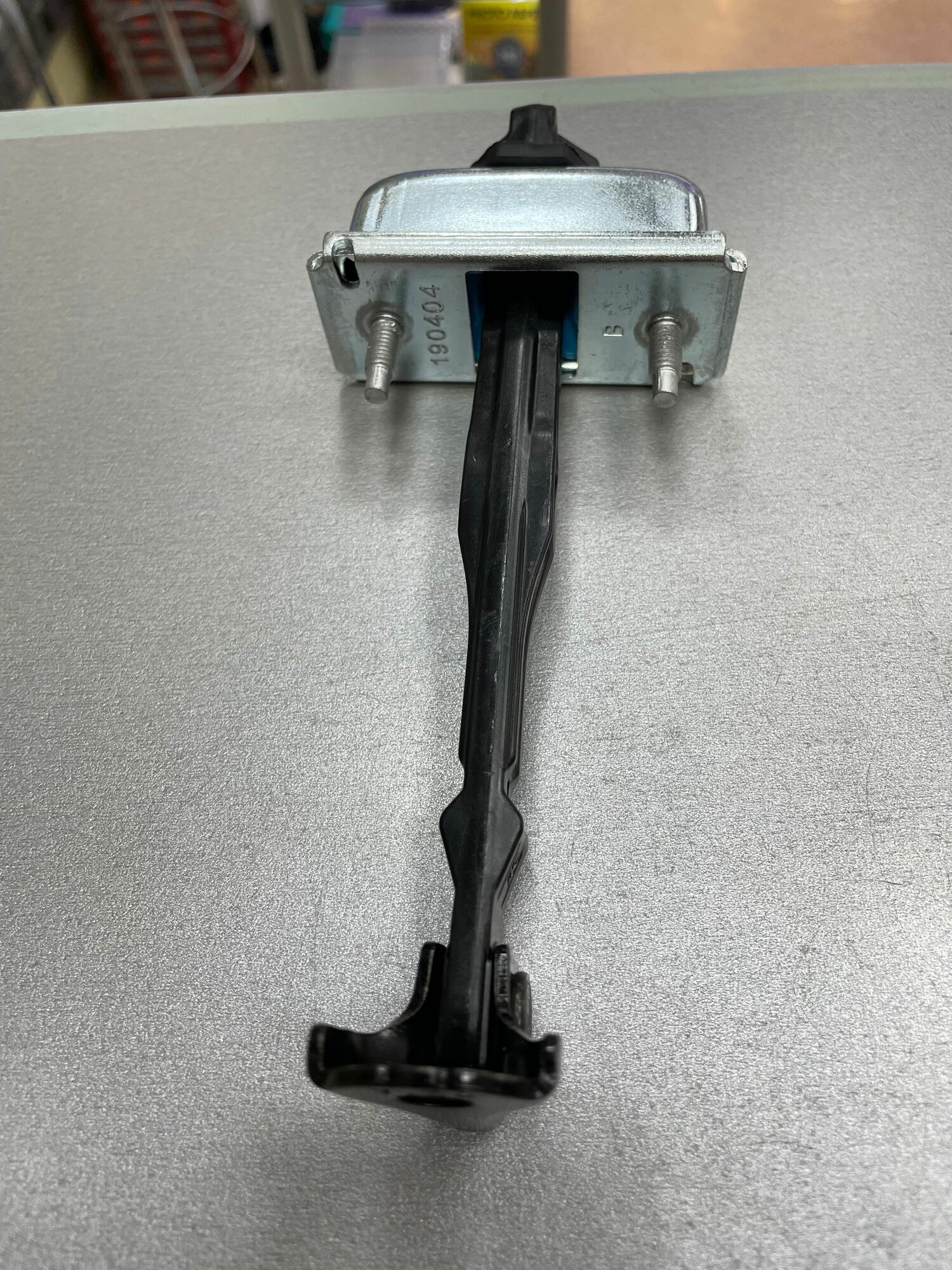 Ограничитель двери Опель Астра j 13270665 — фото 1