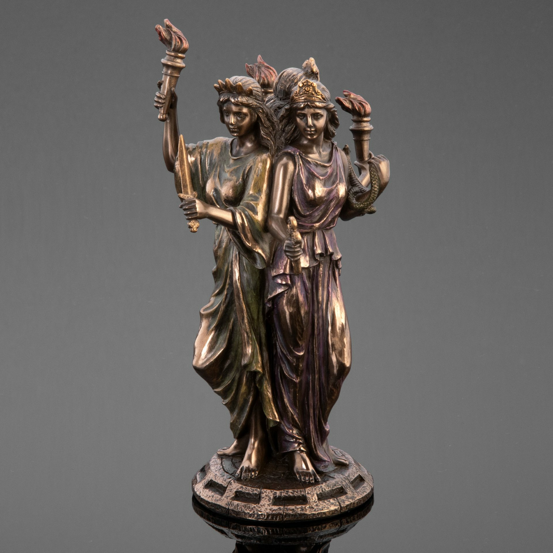 фото Статуэтка "Геката - богиня волшебства и всего таинственного" Veronese, полистоун