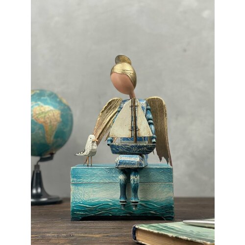 Статуэтка Ангел морской с чайкой на шкатулке