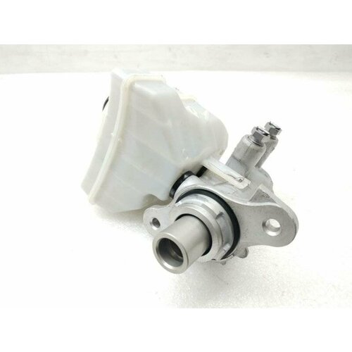 Главный тормозной цилиндр Land Rover Discovery 5 2017 LR099178 28240₽