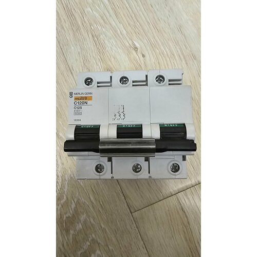 Автоматический модульный выключатель Schneider Electric 3полюса C 125А 10кА Multi9 C120N 18369 se acti 9 c120n автоматический выключатель 3p 125a c