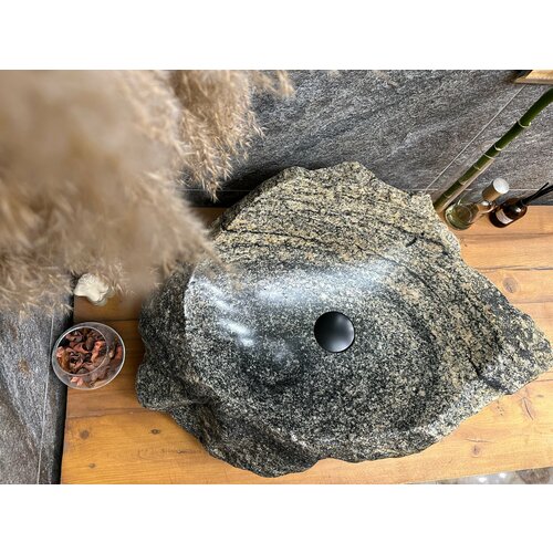 Раковина из натурального камня Black Swan, Saturn (63x43) раковина seramiksan saturn a143030h