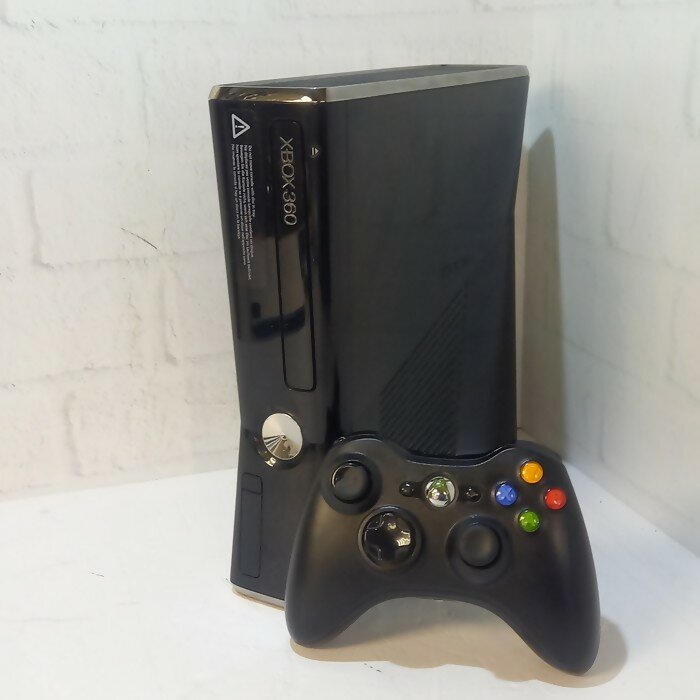 Игровая приставка Microsoft Xbox 360 S 500 Гб (Прошитая)