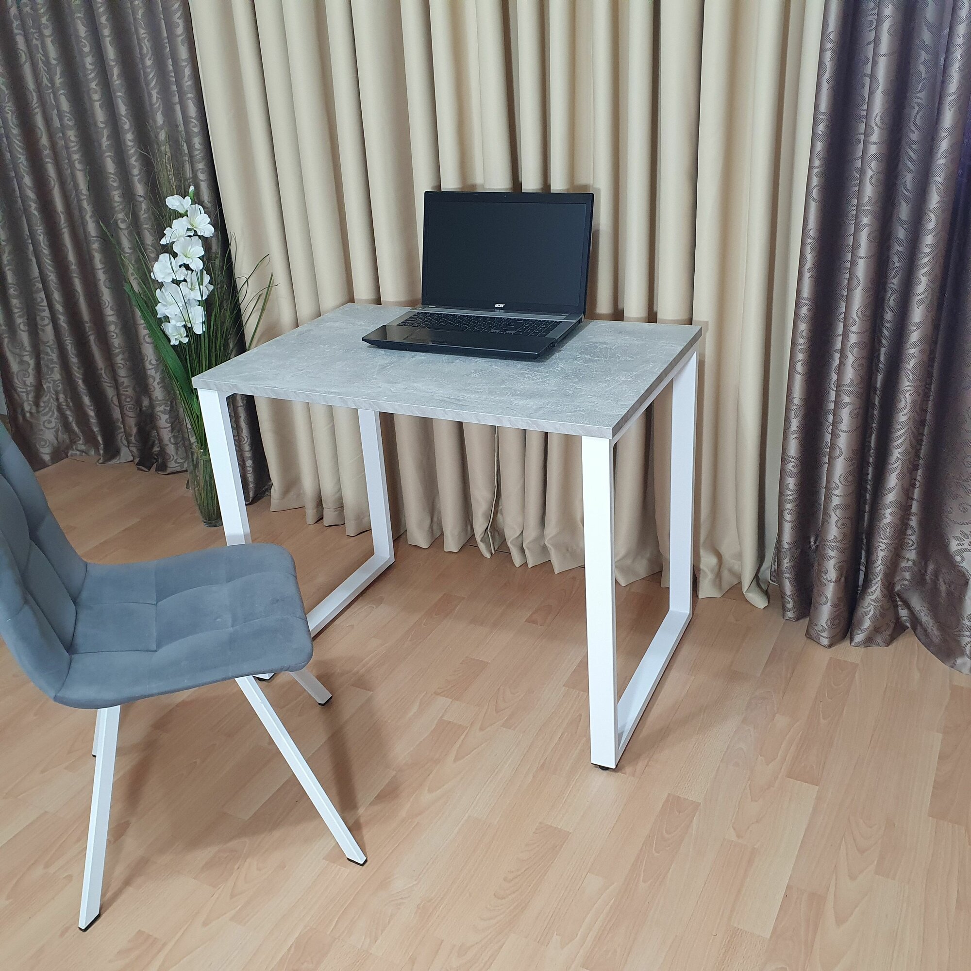 Игровой стол лофт 90*60 см. Бетон светлый. Белые ножки