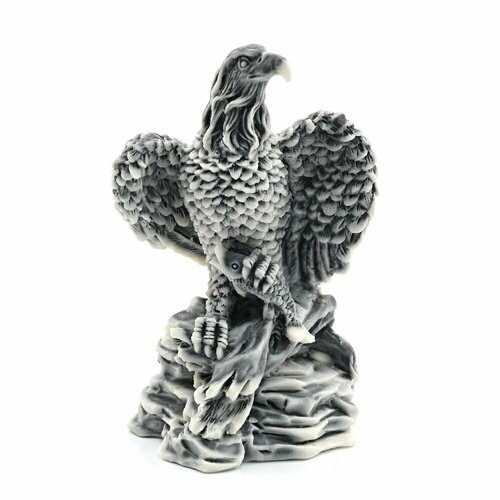 Фигурка из мрамолита Орёл