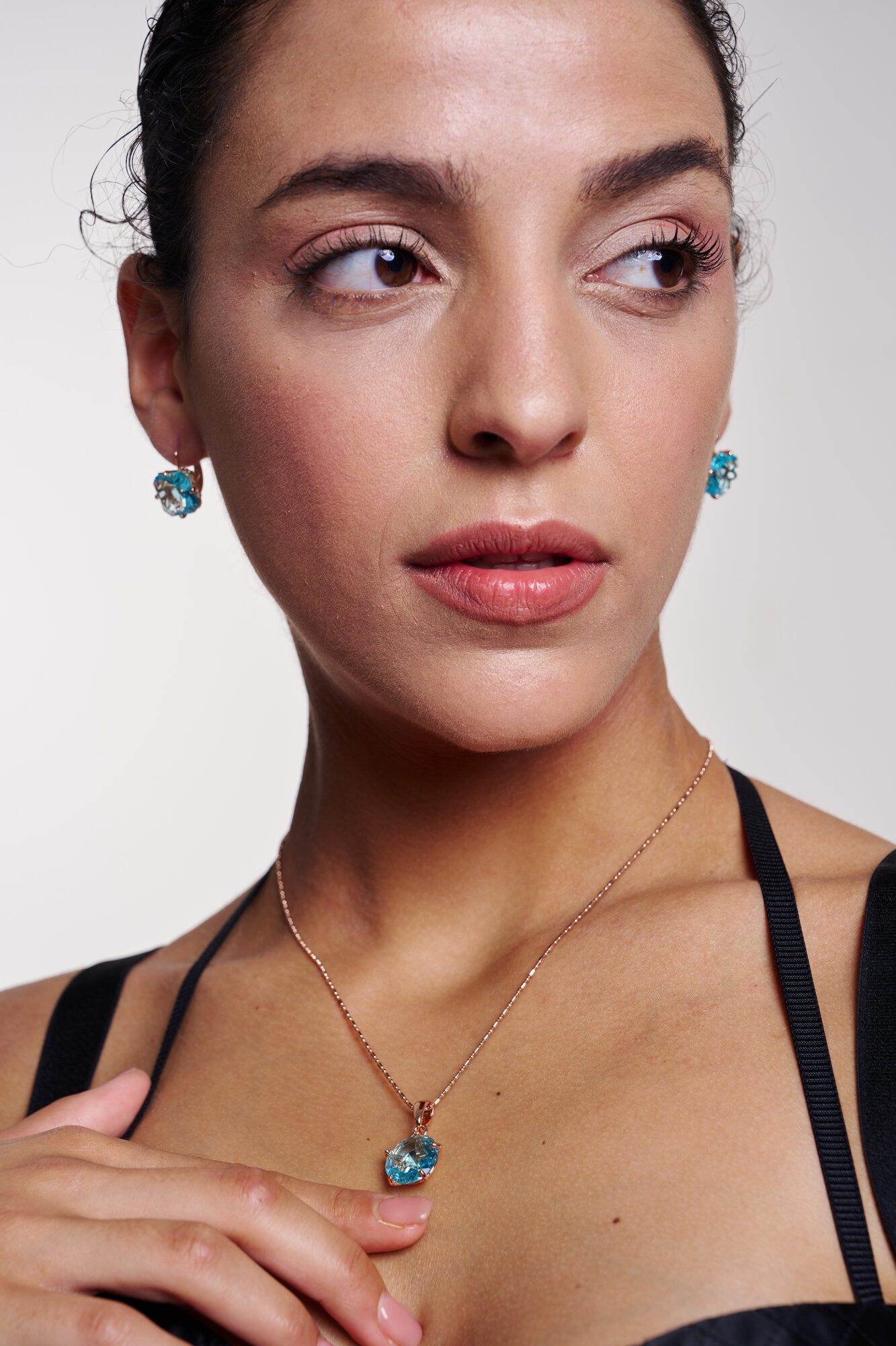 Серьги двусторонние SOKOLLAIK, кристалл, циркон, фианит, размер 16 мм, бирюзовый, голубой — фото 1