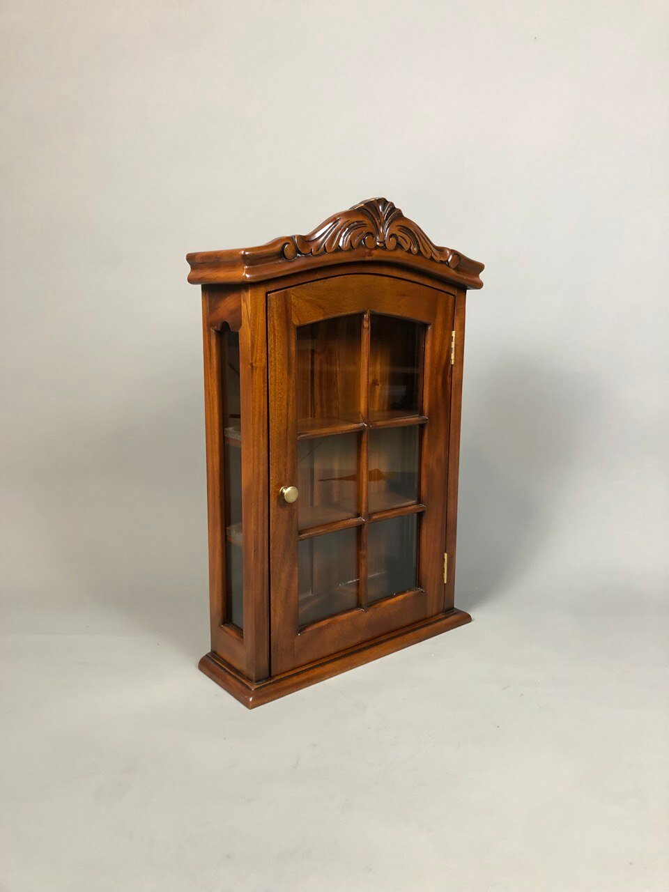 Шкафчик аптекарский Domkorleone навесной из красного дерева (mahogany wood) цвет орех HP (коричневый)