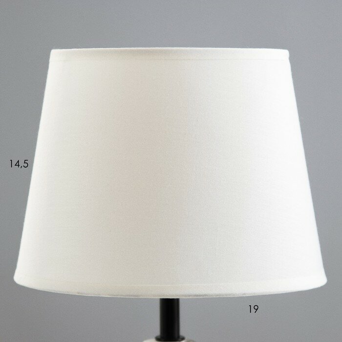 Настольная лампа "Алетта" Е14 40Вт бело-серый 20х20х36 см - фотография № 4