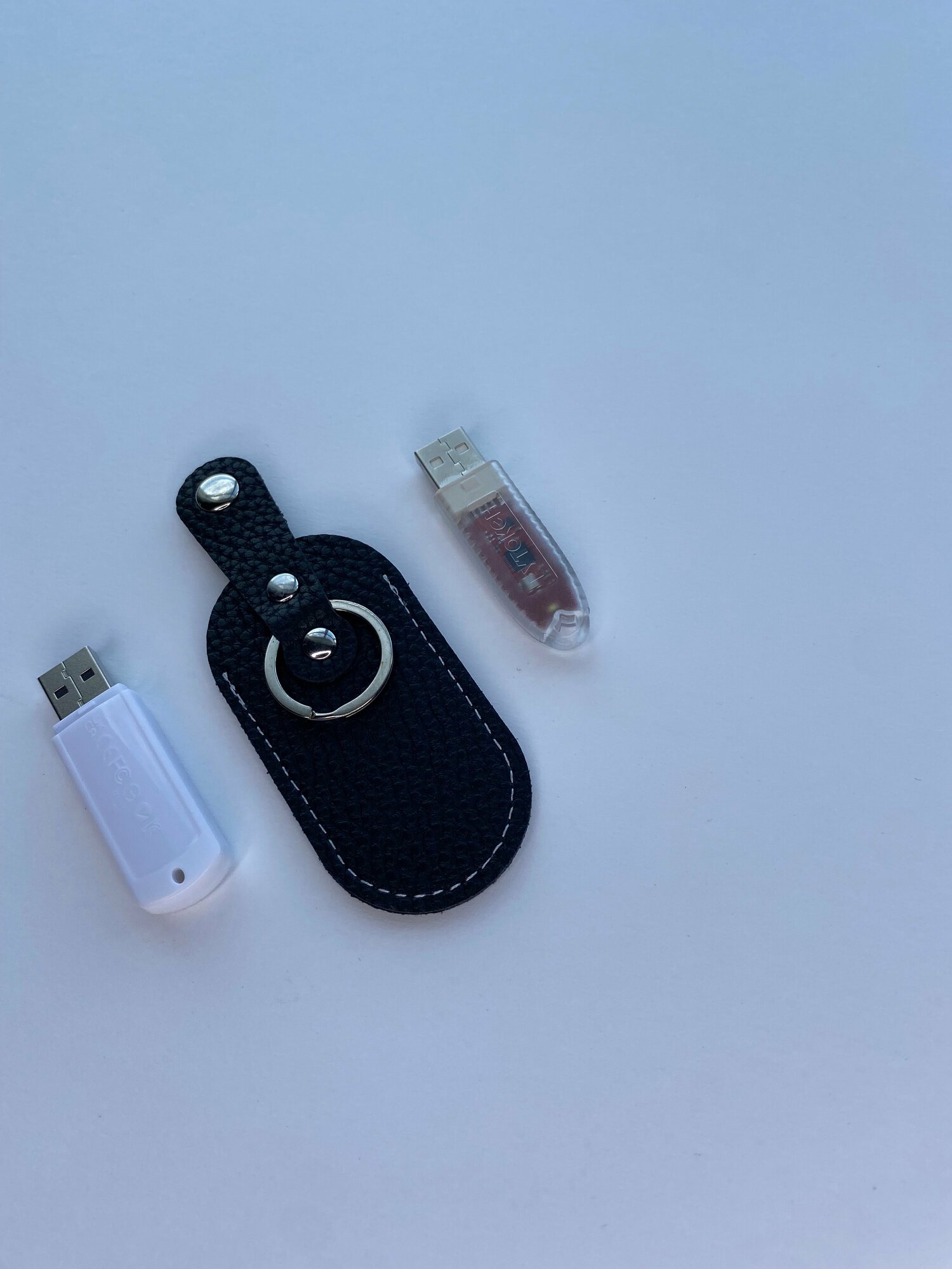 Чехол – брелок с кольцом для USB накопителя, флешки или для Рутокена ЭЦП, черный