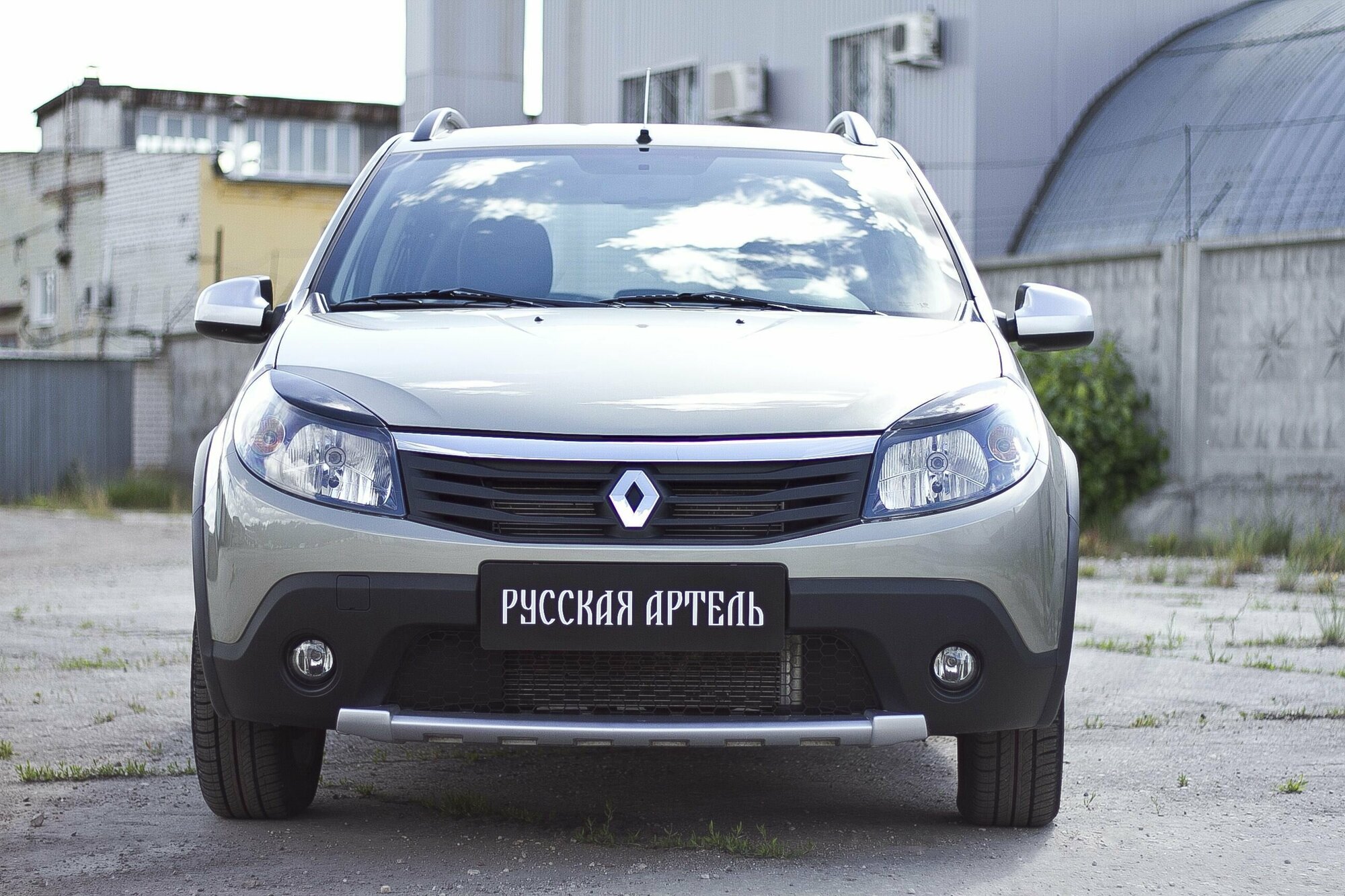 Реснички на фары для Renault Sandero 2009-2013