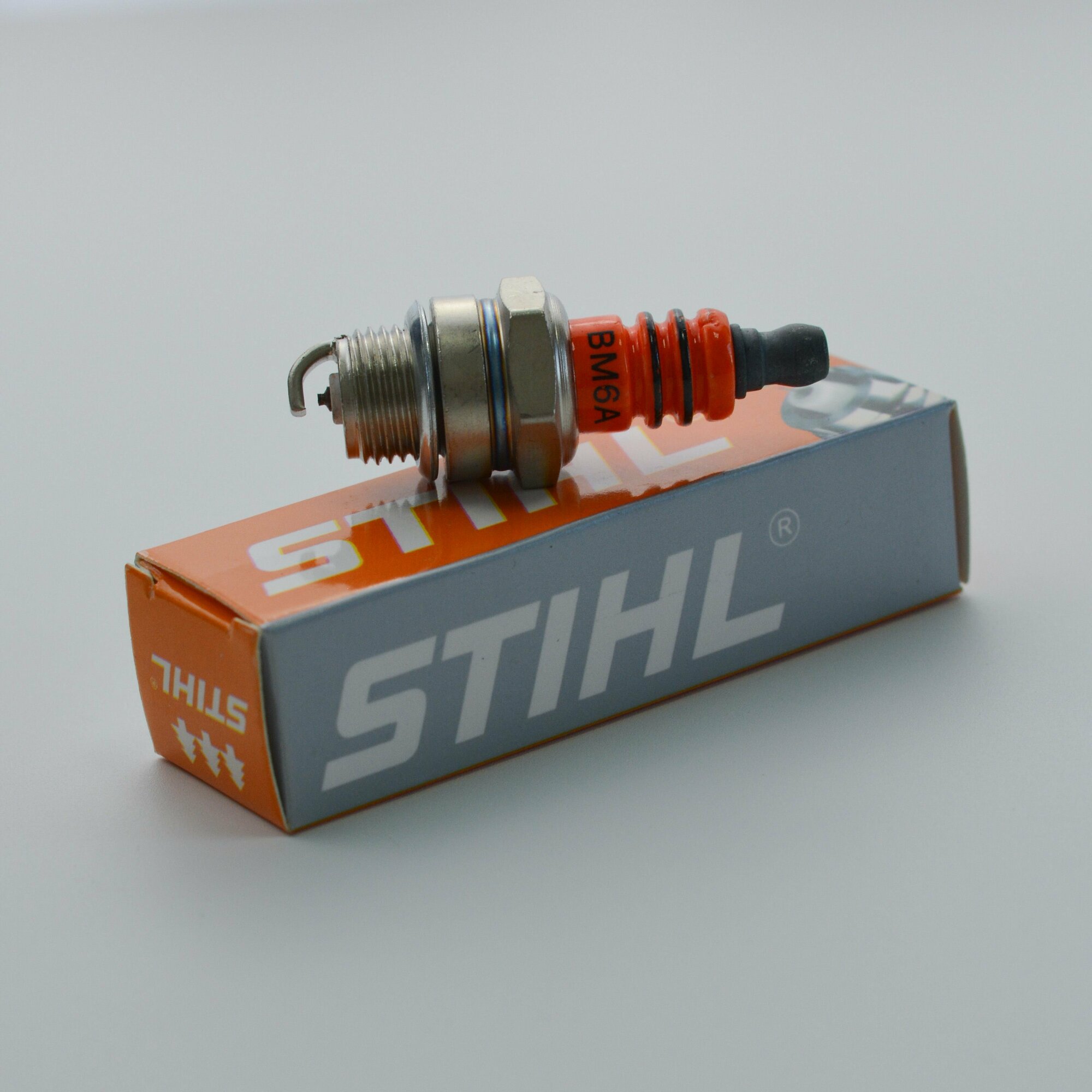 Свеча зажигания STIHL М14х1,25 мм для 2-х тактных двигателей бензопил, бензотриммеров, бензобуров (улучшенная) - фотография № 6