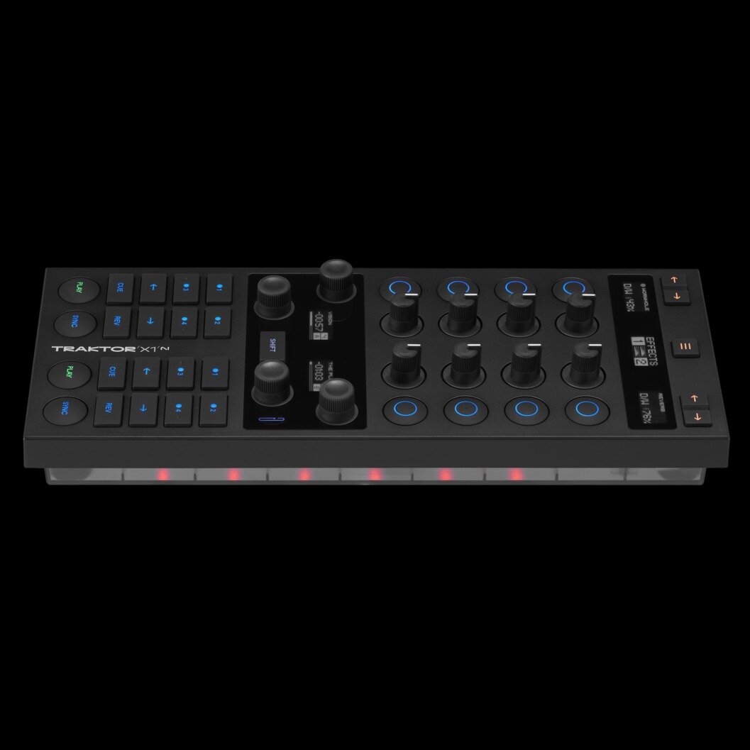 DJ контроллер Native Instruments Traktor X1 Mk3 — фото 4