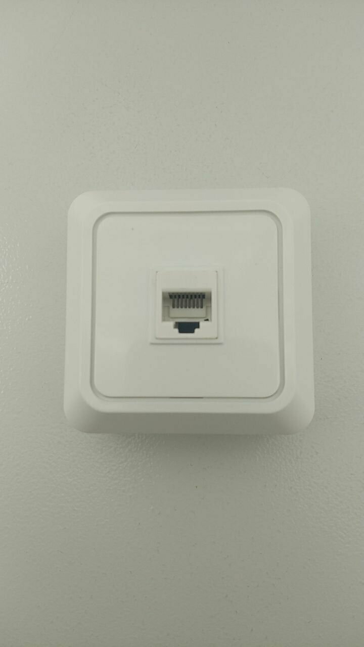 фото 8294 Компьютерная розетка RJ-45 BOLLETO белая 7035 IN HOME