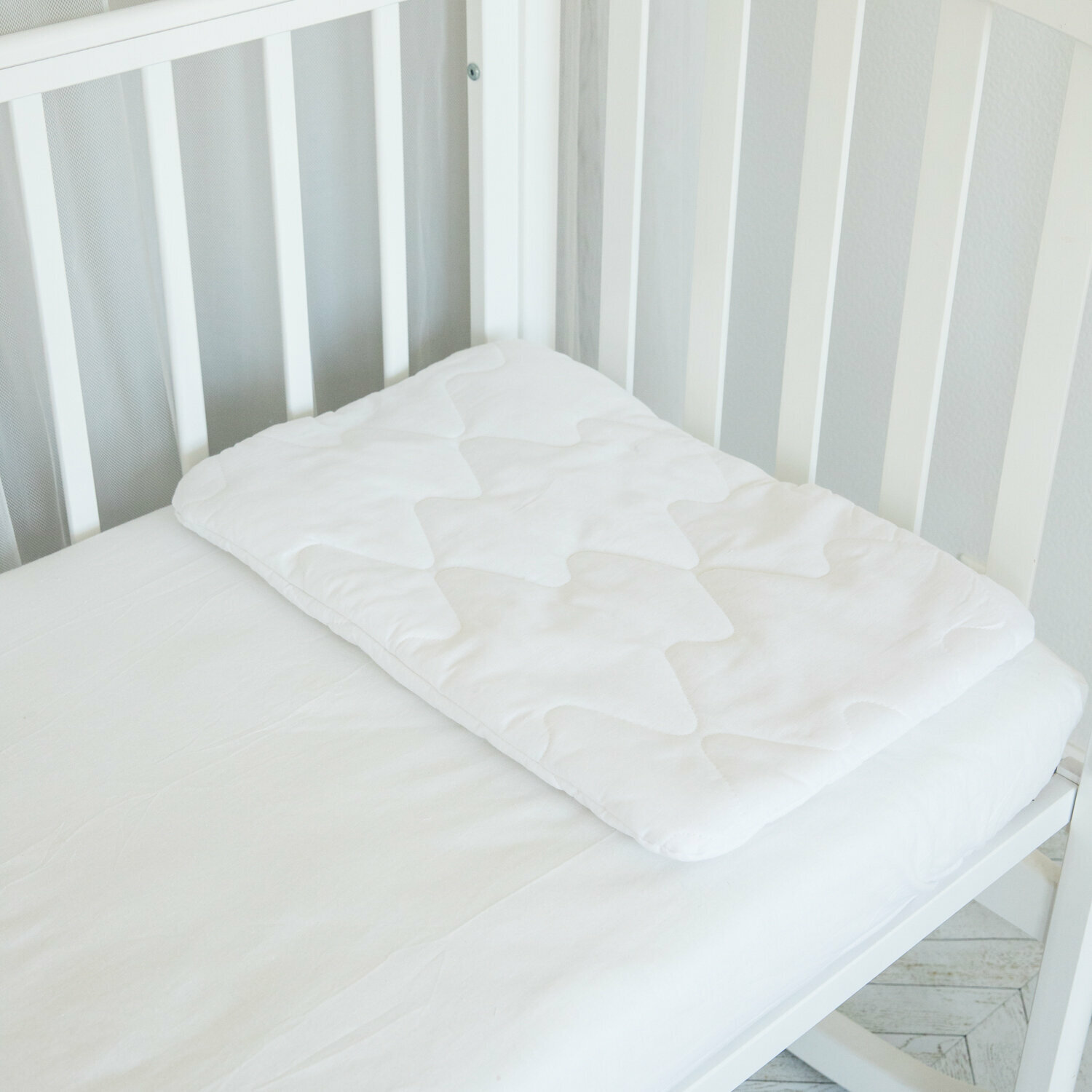Подушка детская для новорожденных 40х60см + наволочка 40х60см хлопок-100%  стеганая подушка детская в кроватку коляску для сна