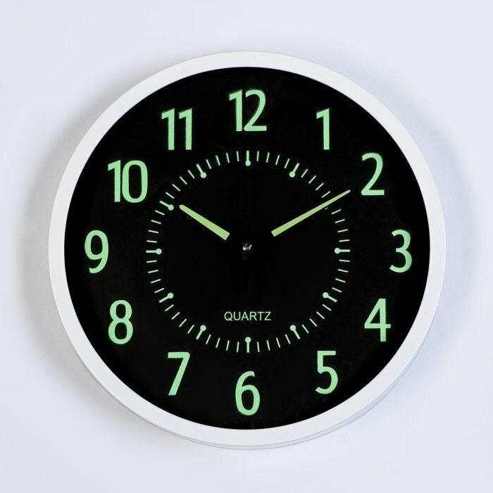 Часы настенные, серия: Интерьер, "Ходики", флуоресцентные, дискретный ход, 1АА, 24.5 х 24.5 см 92
