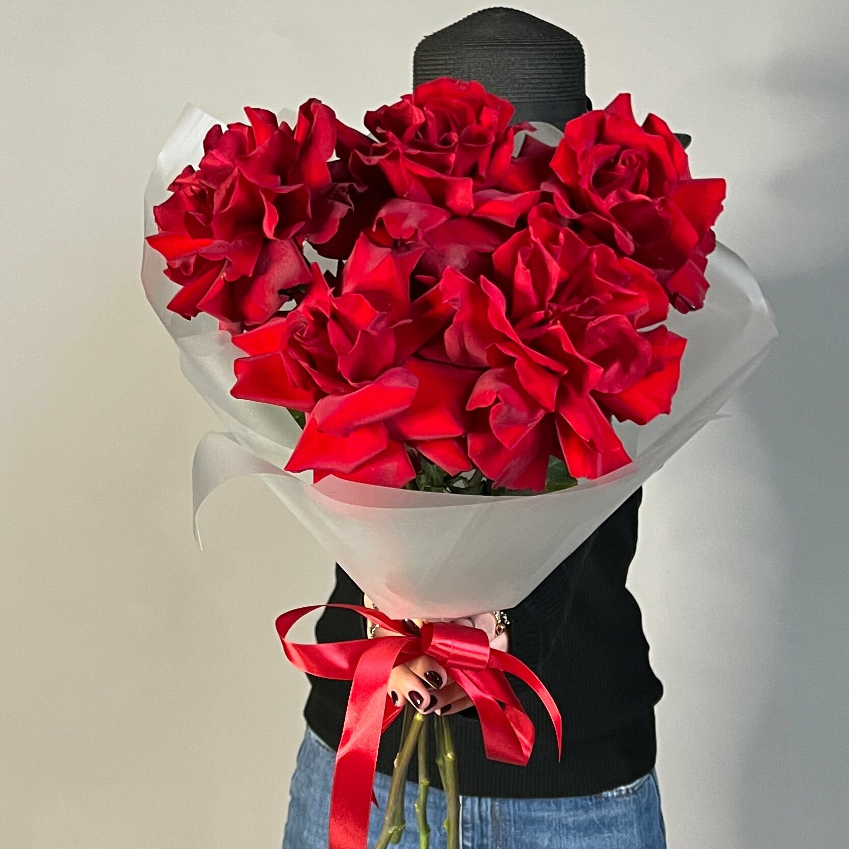 Монобукет живых цветов 5 французских красных роз