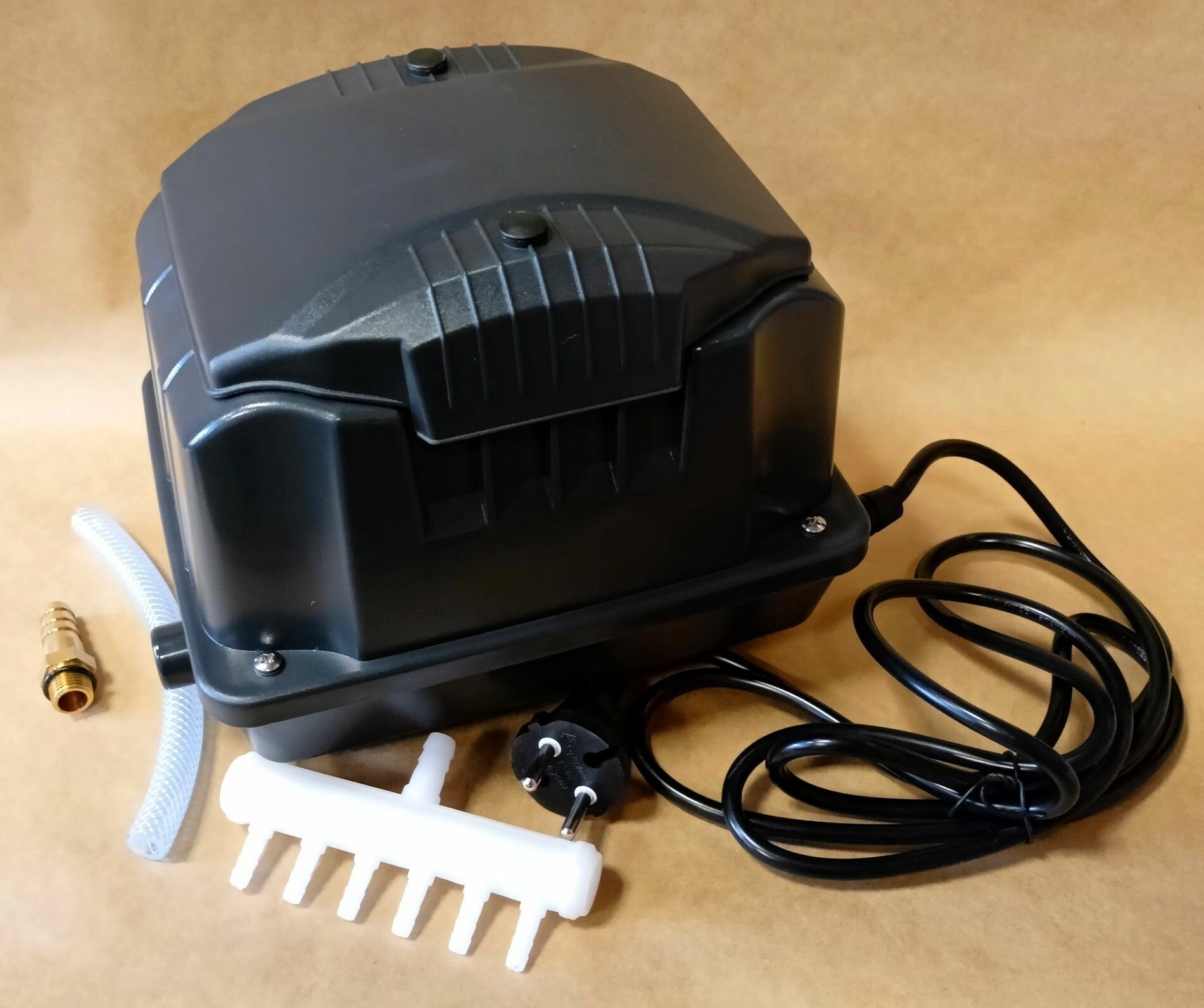 Компрессор аэратор SES-40 мембранный для пруда, септика и аквариума, 40 л/мин — фото 1