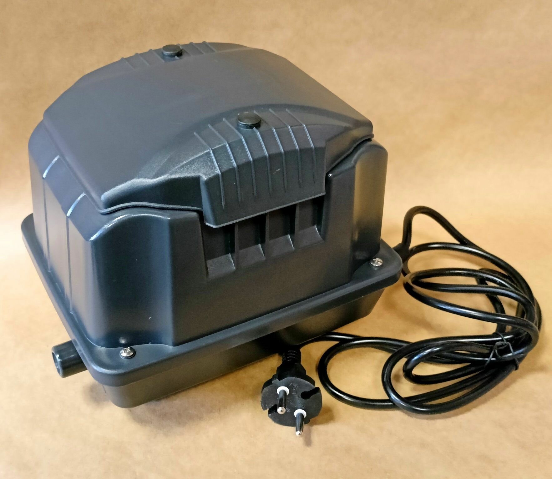 Компрессор аэратор SES-40 мембранный для пруда, септика и аквариума, 40 л/мин — фото 1