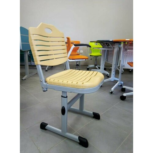 Стул ученический регулируемый, пластик (бежевый)