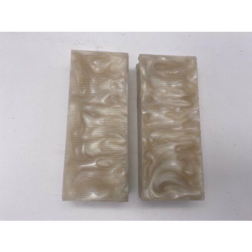 фото Акриловый брусок для рукояти цвет "белый перламутр" клинки цаплина