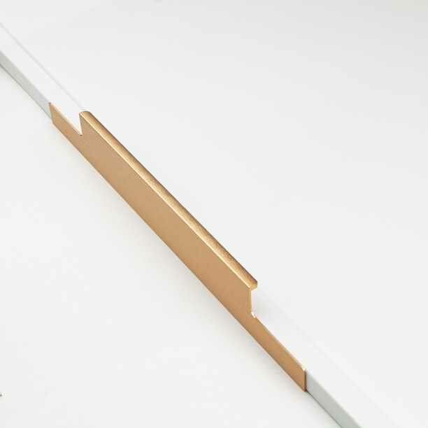 Торцевая мебельная ручка LIND C=256 мм золото брашированное - фотография № 5