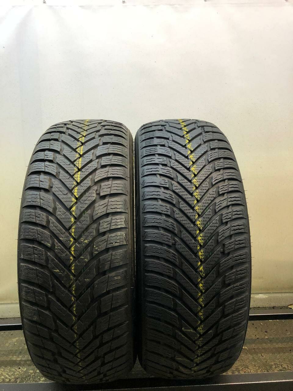 Nokian Weatherproof SUV 235/60 R18 БУ Шины Зимние