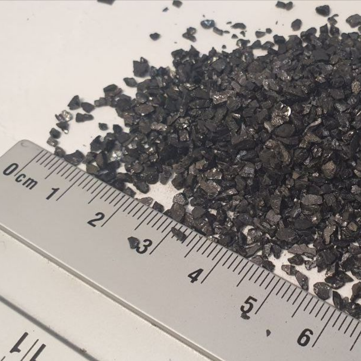 Грунт для аквариума и террариума, чёрный 2 л (1-3 мм)–натуральный, декоративный, безопасный, для рыб, растений, креветок — фото 1