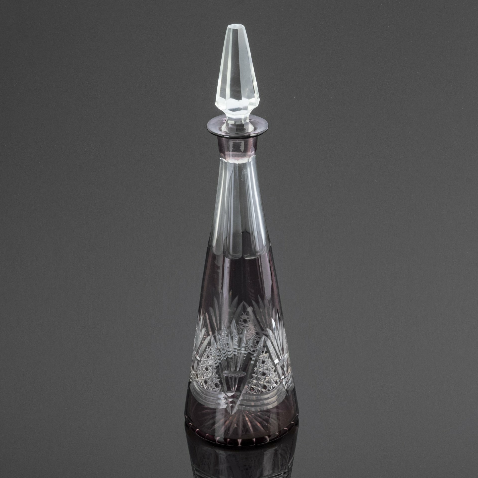 фото Штоф для крепких напитков, стекло, (марганцевое), алмазная грань, Дятьковский хрустальный завод, СССР, 1970-1980 гг.