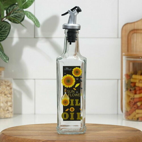 Бутылка с пластиковым дозатором для масла и соусов 