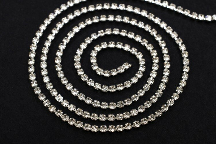 Стразовая цепь звено 20х20мм цвет хрусталь/серебро латунь 47-007 50см (около 190 страз)