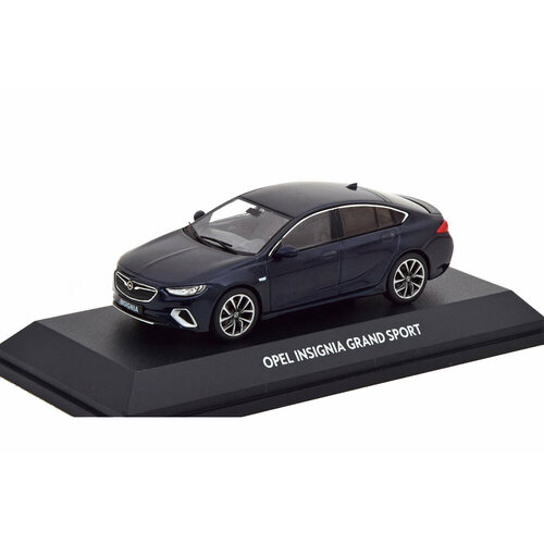 Opel insignia grand sport 2017 темно-синий металлик
