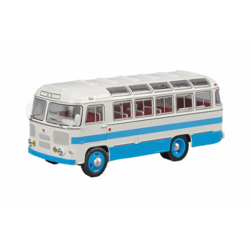 Павловский автобус 672, бело-голубой