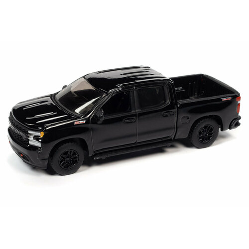 Chevrolet silverado Z71 lt trail boss 2020 черный модель коллекционная auto world chevrolet silverado rat fink